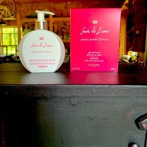 Soir de Lune gel parfume’ bath and shower gel. Brand new in the box.